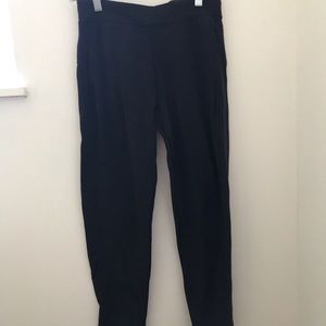 Ivivva plain black loose joggers.